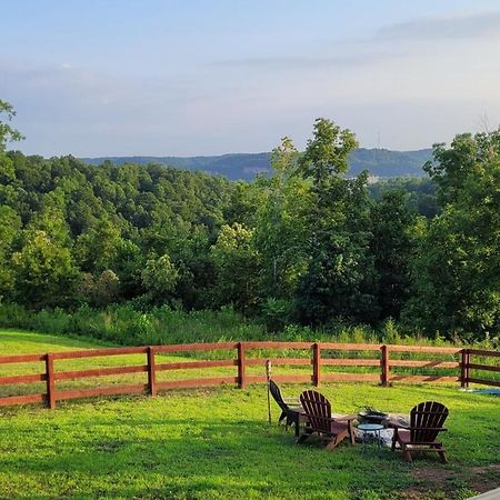 Great Little Guest Suite With Private Entry & Deck! Pet Friendly & 30 Mins To Nashville! Ashland City Exterior photo