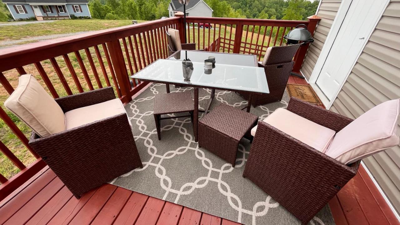 Great Little Guest Suite With Private Entry & Deck! Pet Friendly & 30 Mins To Nashville! Ashland City Exterior photo